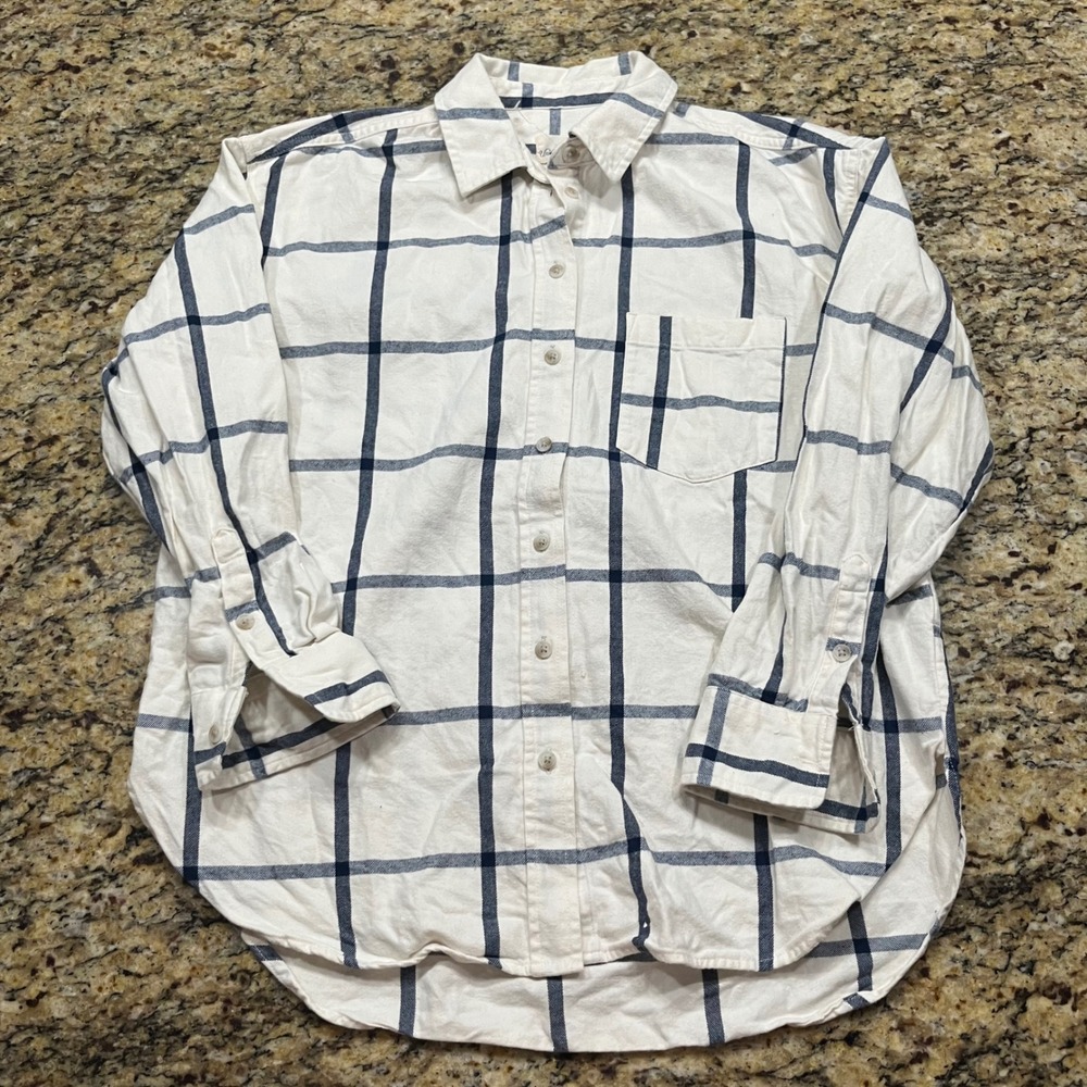 Universal Thread Womens Oversized Flannel Shirt S White Navy Windowpane Plaid - Picture 1 of 4